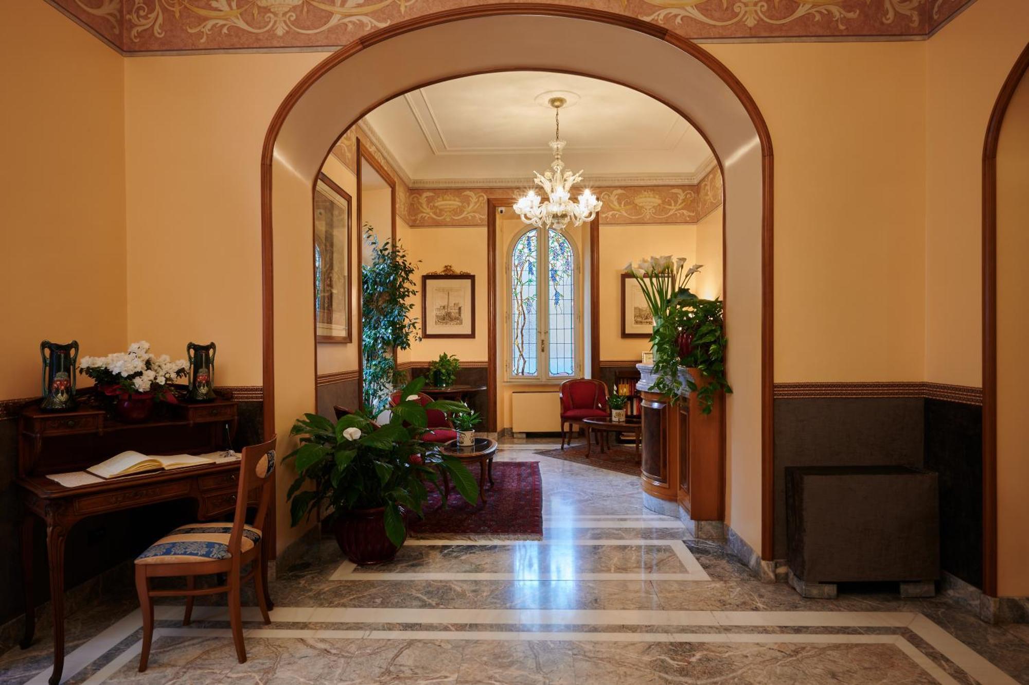 Hotel Farnese, Rome